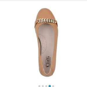 NWOB camel ballet flats